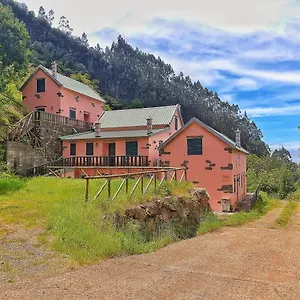 Casinhas Da Laurissilva Lodge